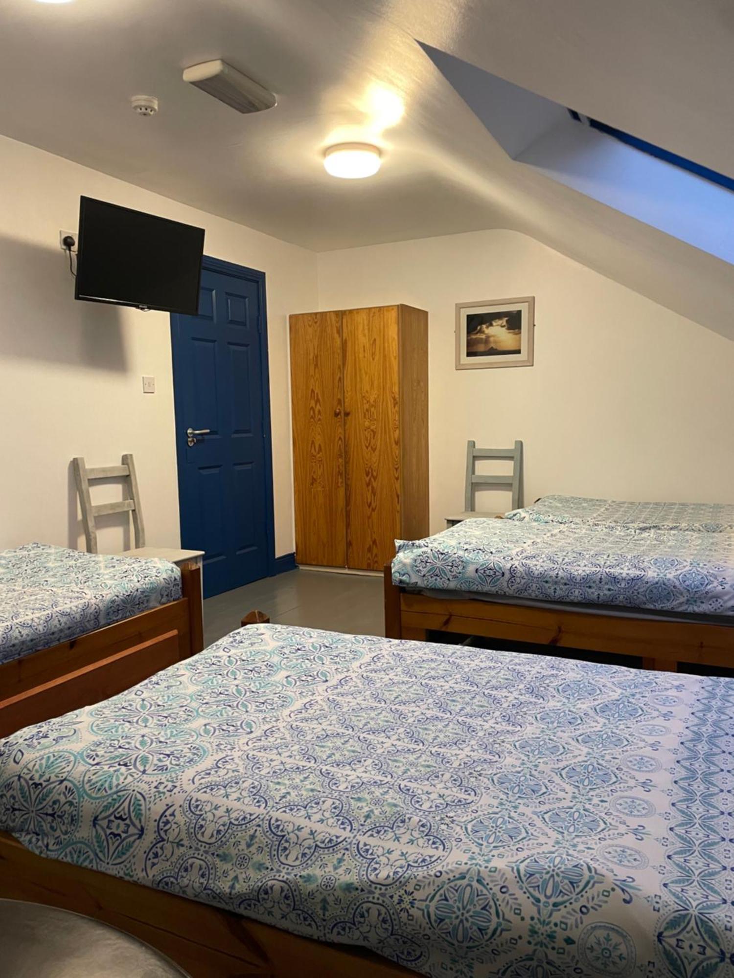 Coastguard Lodge Hostel At Tigh Tp Glaise Bheag Bagian luar foto