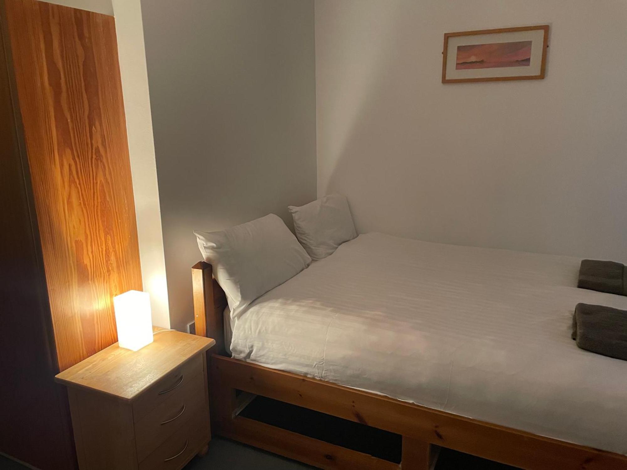 Coastguard Lodge Hostel At Tigh Tp Glaise Bheag Bagian luar foto