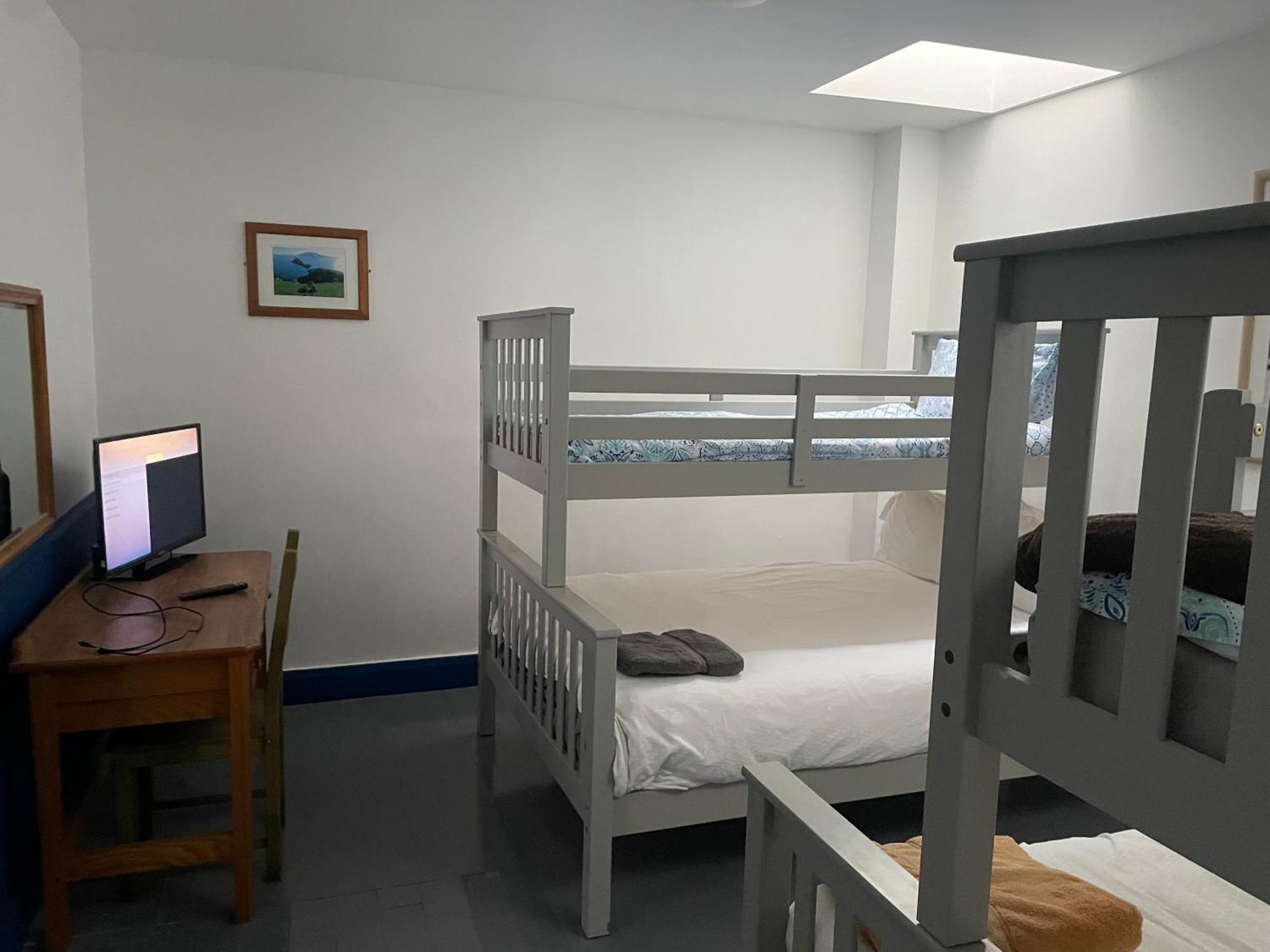 Coastguard Lodge Hostel At Tigh Tp Glaise Bheag Bagian luar foto