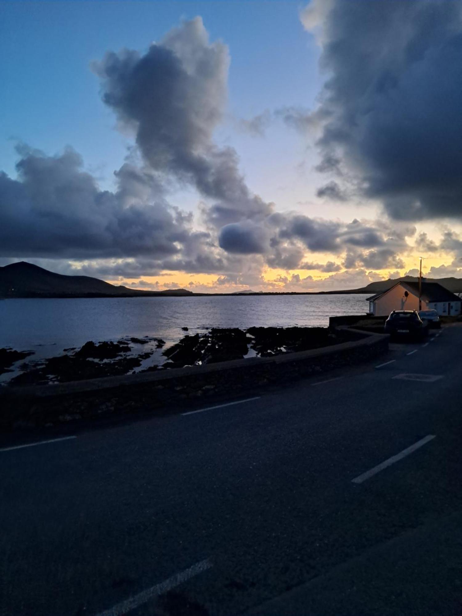 Coastguard Lodge Hostel At Tigh Tp Glaise Bheag Bagian luar foto